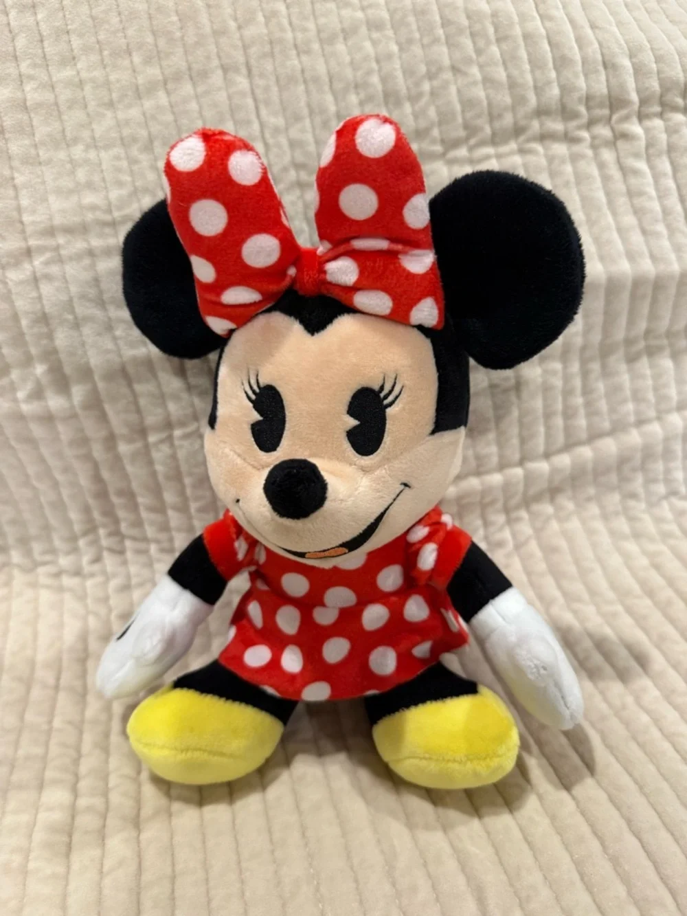 Disney‎ Minnie Mouse Red Polka Dot Plush with Yellow Shoes LB002